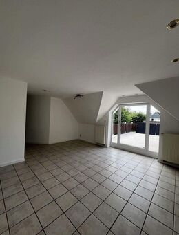 Frisch renovierte Wohnung mit Kamin und großer Dachterrasse in ruhiger Lage - Mülheim (Ruhr)