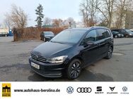 VW Touran, 1.5 TSI Move, Jahr 2024 - Berlin