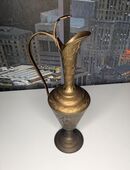 Antike Messingvase mit feinen Blättergravuren in 41515