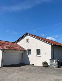 Tolle Aussicht! Einfamilienhaus mit Einliegerwohnung, Garten und Garage! - Albstadt
