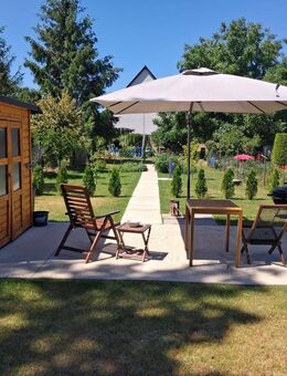 Eine seltene Perle: komplett modernisierte 3 Zimmer Wohnung mit Garten und Garage in der Gemeinde Liebschützberg OT Gaunitz - Liebschützberg