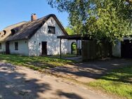 Reetdachhaus in ruhiger Lage, mit solider Infrastruktur und viel Potenzial - Ostenfeld (Husum)