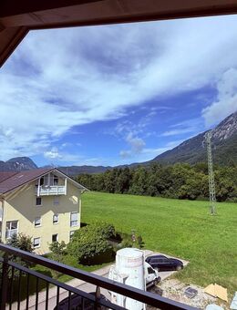Neubau Dachgeschoßwohnung mit hellen Räumen, Balkon und wunderbarem Ausblick! - Bad Reichenhall