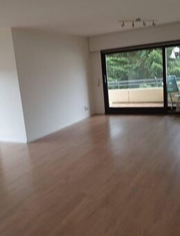 Attraktive 3.5 Zimmer Wohnung mit Balkon in gepflegten MFH m.Lift, in Steinen - Steinen (Baden-Württemberg)