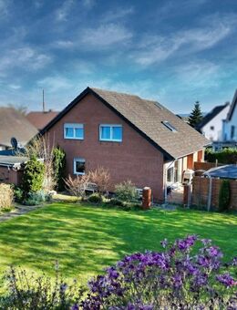Wohnen mit Gartenfreude: Doppelhaushälfte in Sackgassenlage - Lage (Nordrhein-Westfalen)