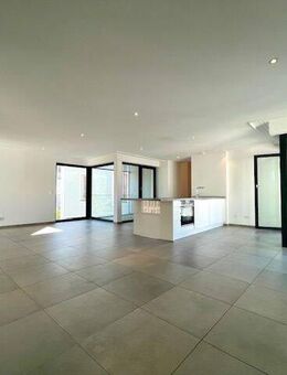 E & Co. - Wunderschöne, exklusive 4-Zimmer Wohnung mit zwei Balkonen nahe Königsplatz - München