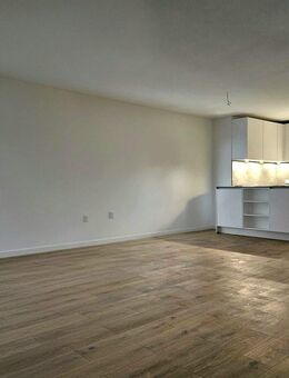 Erstbezug - Neue AfA und geringe Energiekosten durch Nahwärme Reihenmittelhaus - Adelshofen (Regierungsbezirk Oberbayern)