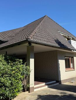 Attraktives Ein- bis Zweifamilienhaus mit Garage in idyllischer Lage von Stuhr-Fahrenhorst - Stuhr