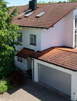 Gepflegtes Reiheneckhaus mit Garten, Ausbaupotenzial und großer Doppelgarage - Burghausen