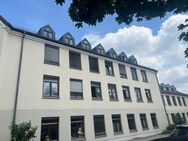 Brück Immobilien - *Vermietung* Große 3-Zi.-Dachgeschosswohnung mit sep. Gäste-WC - Hohenbrunn