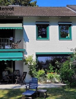 Gemütliches RMH in traumhafter Lage mit Sauna, Carport, Garage und Blick ins Grüne nahe Hamburg - Halstenbek