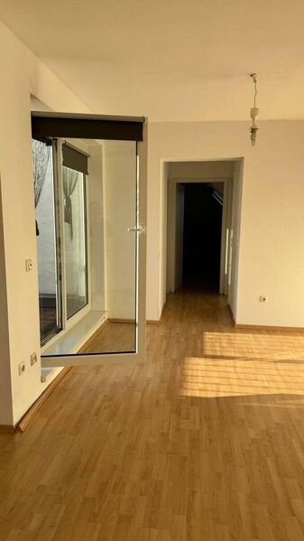 Gemütliche Dachgeschoss-Wohnung in Frankfurt-Bergen-Enkheim