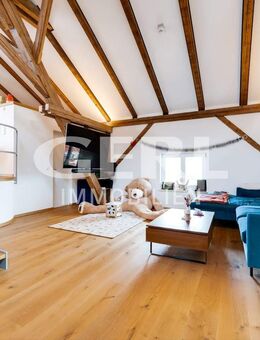 Moderne Penthousewohnung mit großer Dachterrasse und TG-Stellplatz (mit Blick auf den Stadtturm) - Straubing