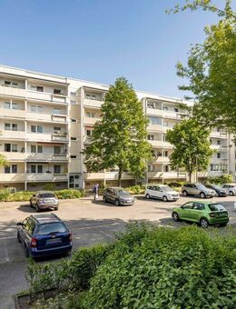 Zweiraumwohnung mit großzügigem Wohnzimmer und Balkon - Leipzig