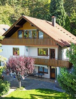 Großzügiges, gepflegtes Einfamilienhaus mit wunderschönem Garten und Doppelgarage in 78564 Wehingen - Wehingen