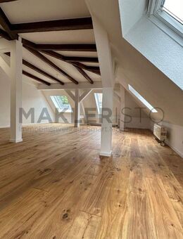 **Modernisierte 2-Zimmer-DG-Wohnung mit offener Wohnküche & Tageslichtbad** - Leipzig