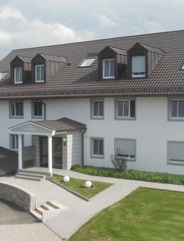 Moderne 3 Zimmer Dachgeschoßwohnung Provisionsfrei ideal für Pärchen - Kirchseeon
