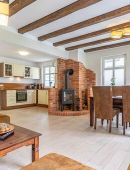 Gepflegtes Ensemble in Wassernähe - Glowe