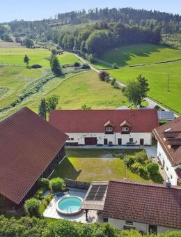 Ehemaliger Vierseithof auf 9 ha Grund! - Tiefenbach (Landkreis Passau)