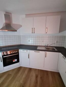 frisch renovierte 2-Zimmer Wohnung - Crimmitschau