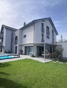 Exklusives Anwesen mit Pool und Renditechance – Wohnen auf höchstem Niveau - Rheinhausen