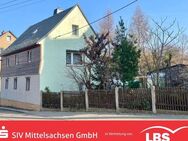 Solides kleines Einfamilienhaus mit Garten und Garage - Hartmannsdorf (Sachsen)