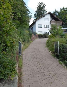 Geräumiges Haus in Naturnähe, unweit von Kaiserslautern - gut als Renditeobjekt geeignet - - Hochspeyer
