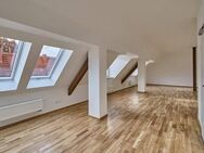 Freuen Sie sich auf diese herrliche Dachgeschoß-Wohnung mit Einbauküche! - Nürnberg