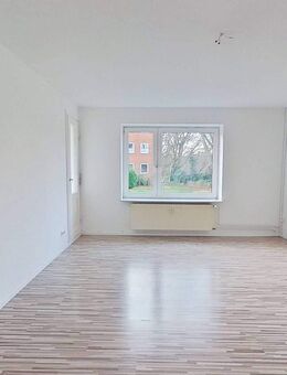 Geräumige 3-Zimmer-Erdgeschosswohnung mit EBK und BALKON - Rendsburg