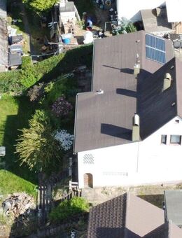 Umfassend modernisiertes Wohnhaus mit großem Gartengrundstück und Garage - Nähe Bayreuth - Weidenberg