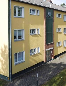Kapitalanlage: Vollvermietetes stetig saniertes MFH mit 12 Einheiten und 19 Garagen - Neukirchen-Vluyn