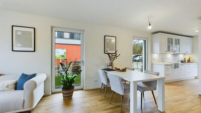 Reihenendhaus Licht, Raum, Freiheit: Ihr Zuhause mit Garten und Stellplatz