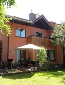 Gröbenzell: Schöne, vermietete Doppelhaushälfte ca. 150 m² Wohnfläche mit Südwestgarten und Garage - Gröbenzell