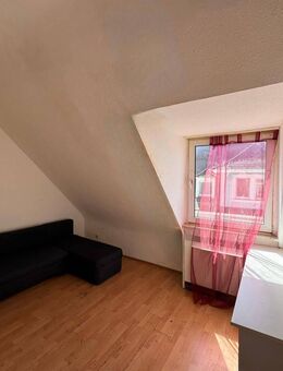 Renovierte 4 Zimmer Dachgeschoss Wohnung 4. Stock - Pforzheim