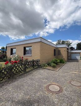 Ebenerdiges Wohnen: Gepflegter Bungalow mit Garage in Schöningen - Schöningen