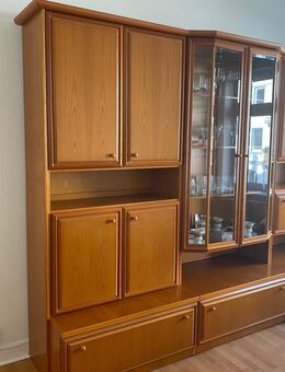 Schöne Schrankwand mit Glasvitrine + Einzelschrank aus Kirschholz - Lübeck