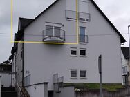 Ebersbach / Fils: Helle 2 1/2 Raum-Maisonette-Wohnung mit Balkon - Ebersbach (Fils)