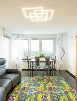 Ludwigsburg: Moderne 2,5-Zi.-Wohnung mit Balkon, Aussicht & Stellplatz - Ludwigsburg