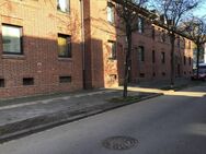 **Charmante EG-Wohnung mit großer Wohnküche, saniert und renoviert! - Duisburg