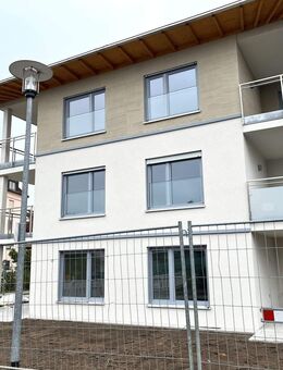 Wieder verfügbare Erdgeschoß-3-Zi-Wohnung mit Loggia, Terrasse, Garten, Nr. 4 - Roth (Bayern)