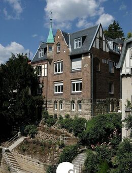 Charmant sanierte 5,5-Zimmer-Altbauwohnung in prachtvoll renovierter Stadtvilla nahe dem Maienplatz - Stuttgart