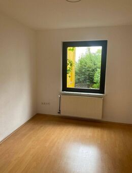 Günstige Etagenwohnung in Wesernähe - Bremen
