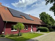 Frisch renoviert: 2-Zimmer-Wohnung mit Terrasse und Ofen in Neuenkirchen - Neuenkirchen (bei Greifswald)