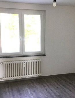Schöner Wohnen in dieser renovierten 3-Zi.-Wohnung - Bielefeld