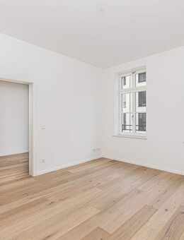 Stilvoll renovierte 5-Zimmer-Wohnung im denkmalgeschützten Altbau - Leipzig