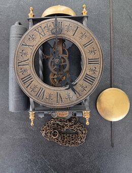 Wanduhr mit Pendelmeschaniklaufwerk - Köln