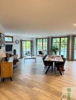 Anschauen*Verlieben*Einziehen*Wohlfühlen! Großzügige 4-Raum-Einliegerwohnung mit Terrasse im 1. OG zu vermieten! - Schmölln-Putzkau