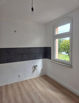 Schöne, renovierte 3 Raum- Wohnung in Zentrumnähe zu vermieten! - Waldheim