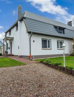Zu Fuß zur Ostsee! Liebevoll gepflegtes Haus mit großem Grundstück! - Dörphof