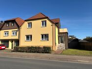 Wohn- und Geschäftshaus 1 Wohnung über 2 Ebenen, 1 Reihenendhaus, 1 Gewerbeeinheit, 7 Stellplätze und Carport - Bergkamen